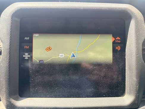 Used 2022 Jeep Wrangler Unlimited Sahara w/ LED Lighting Group AWD/4WD image 17