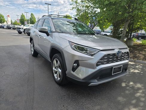 Used 2021 Toyota RAV4 Limited AWD/4WD image 10