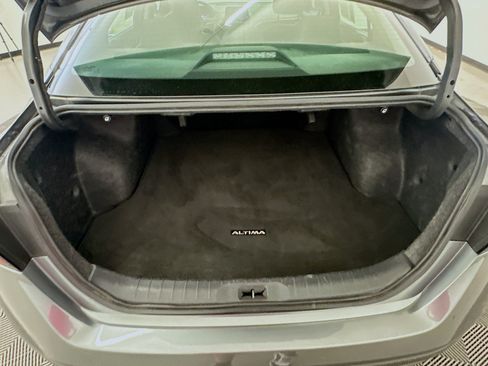Used 2025 Nissan Altima 2.5 SV FWD image 29