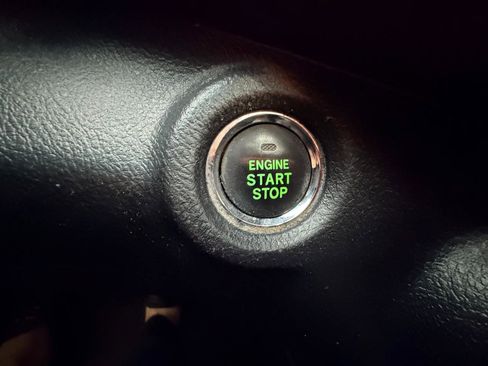 Used 2013 Toyota Highlander Limited image 22