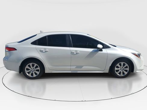 Certified 2025 Toyota Corolla LE image 2