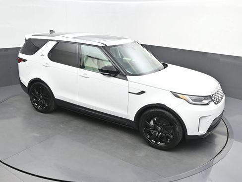 Used 2025 Land Rover Discovery S AWD/4WD image 17