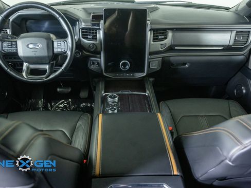Used 2023 Ford Expedition Platinum AWD/4WD image 32