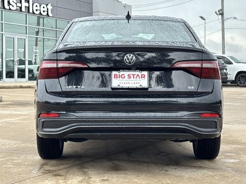 Used 2024 Volkswagen Jetta SE image 10