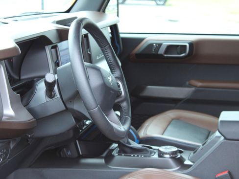 Used 2021 Ford Bronco Outer Banks image 15