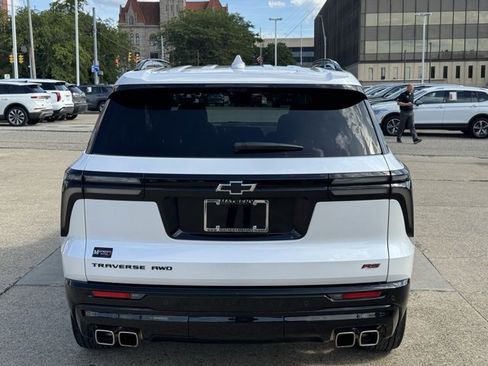 Certified 2024 Chevrolet Traverse RS w/ LPO, Floor Liner Package image 4