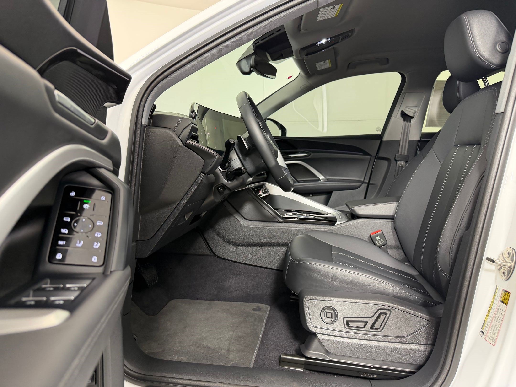 Used 2025 Audi Q5 Premium w/ Convenience Package AWD/4WD image 5