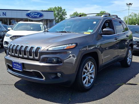 Used 2018 Jeep Cherokee Limited AWD/4WD image 3