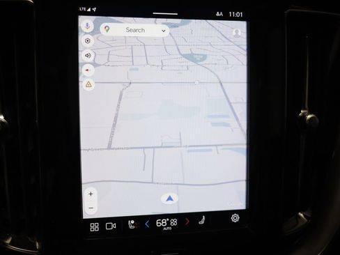 Used 2022 Volvo XC60 T8 R-Design w/ Advanced Package image 10