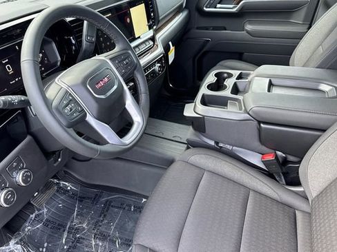 New 2026 GMC Sierra 1500 SLE image 10