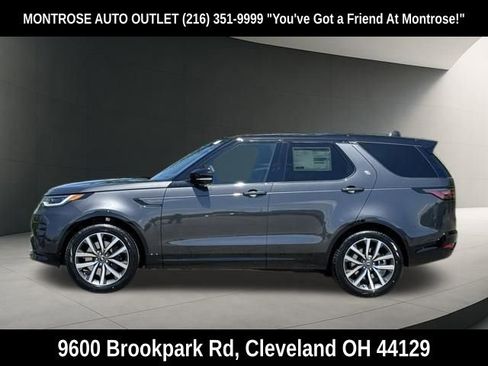 New 2024 Land Rover Discovery Dynamic SE AWD/4WD image 3