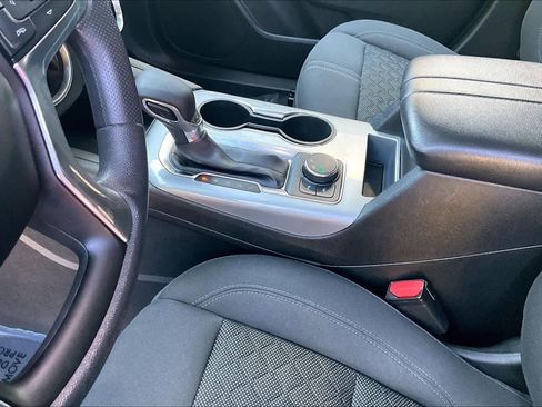 Used 2021 Chevrolet Blazer LT FWD image 17