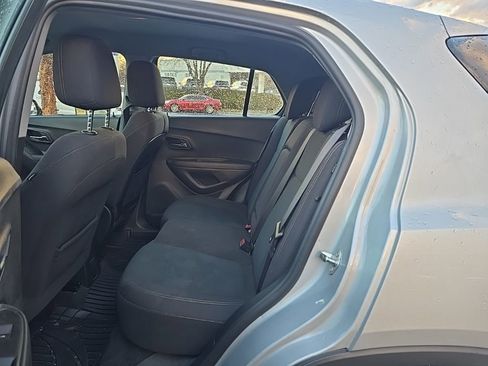 Used 2020 Chevrolet Trax LS image 10