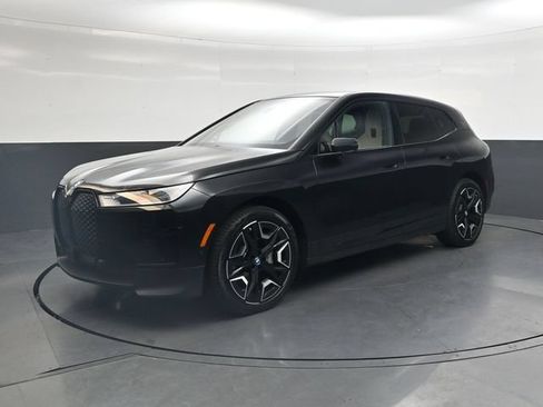 Used 2024 BMW iX xDrive50 AWD/4WD image 9