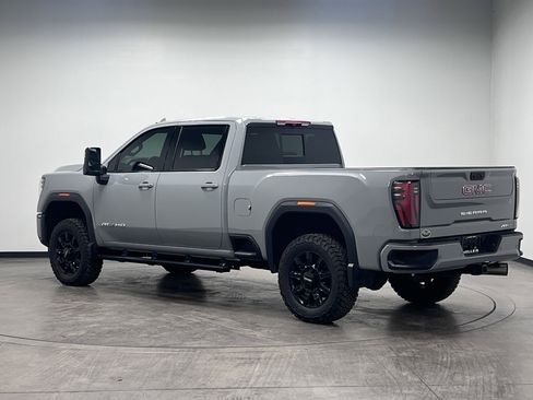 Used 2025 GMC Sierra 2500 AT4 image 6