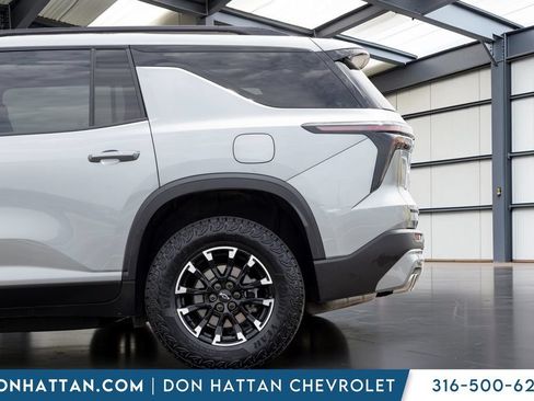 Used 2025 Chevrolet Traverse Z71 AWD/4WD image 33
