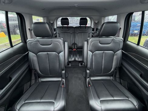 Used 2023 Jeep Grand Cherokee L Limited AWD/4WD image 25