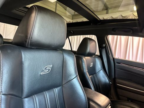 Used 2023 Chrysler 300 S RWD image 17