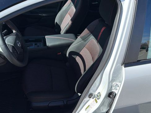 New 2026 Nissan Sentra SR FWD image 19