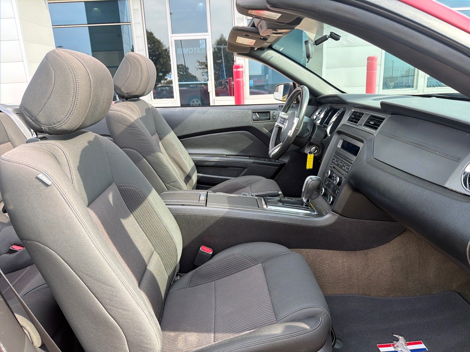 Used 2014 Ford Mustang Convertible RWD image 19