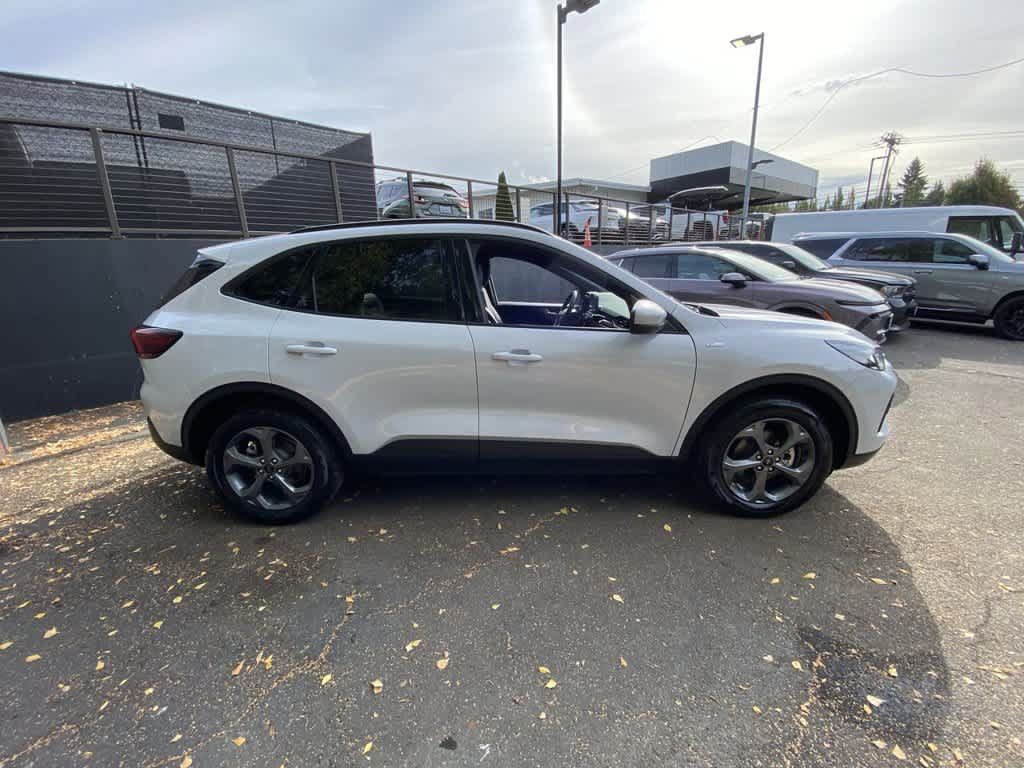 Used 2025 Ford Escape ST-Line Select AWD/4WD image 7