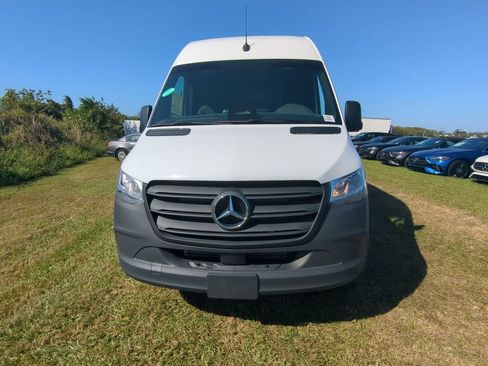 Used 2025 Mercedes-Benz Sprinter 2500 image 20
