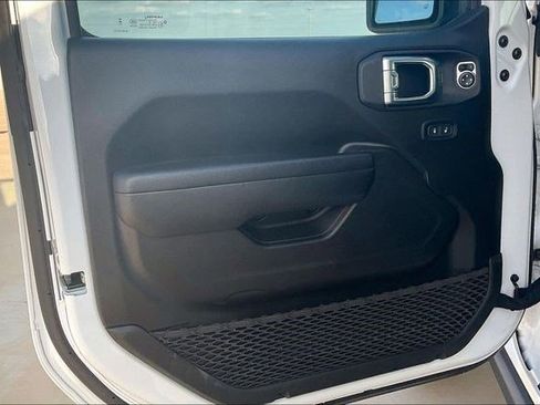 Used 2024 Jeep Wrangler Unlimited Rubicon image 28