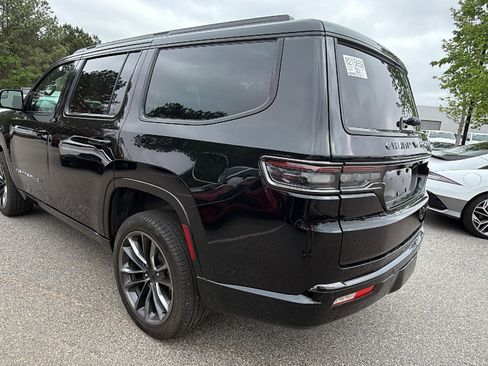 Used 2025 Jeep Grand Wagoneer Series III w/ Rear Seat Video Group 1 AWD/4WD image 10