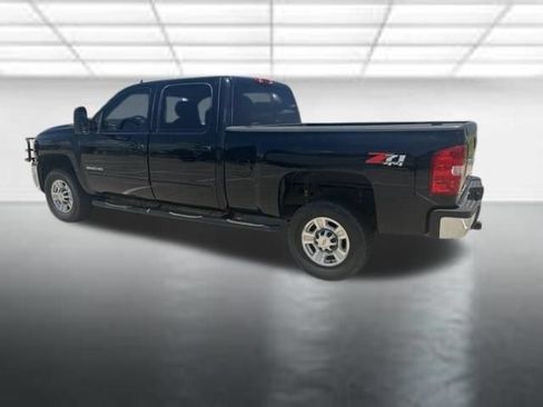 Used 2010 Chevrolet Silverado 2500 LTZ w/ Suspension Package, Off-Road AWD/4WD image 6