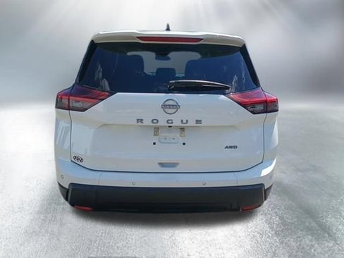 Used 2024 Nissan Rogue S AWD/4WD image 4