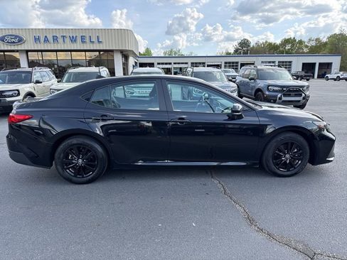 Used 2025 Toyota Camry LE image 25