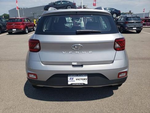 New 2025 Hyundai Venue SEL image 6