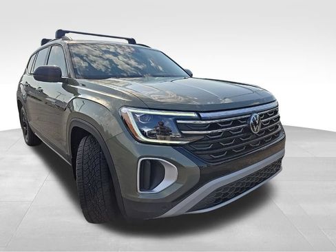 Used 2024 Volkswagen Atlas Peak Edition SEL AWD/4WD image 7