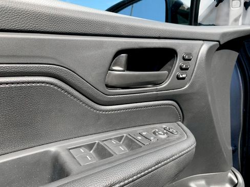 Used 2025 Honda Odyssey EX-L image 15