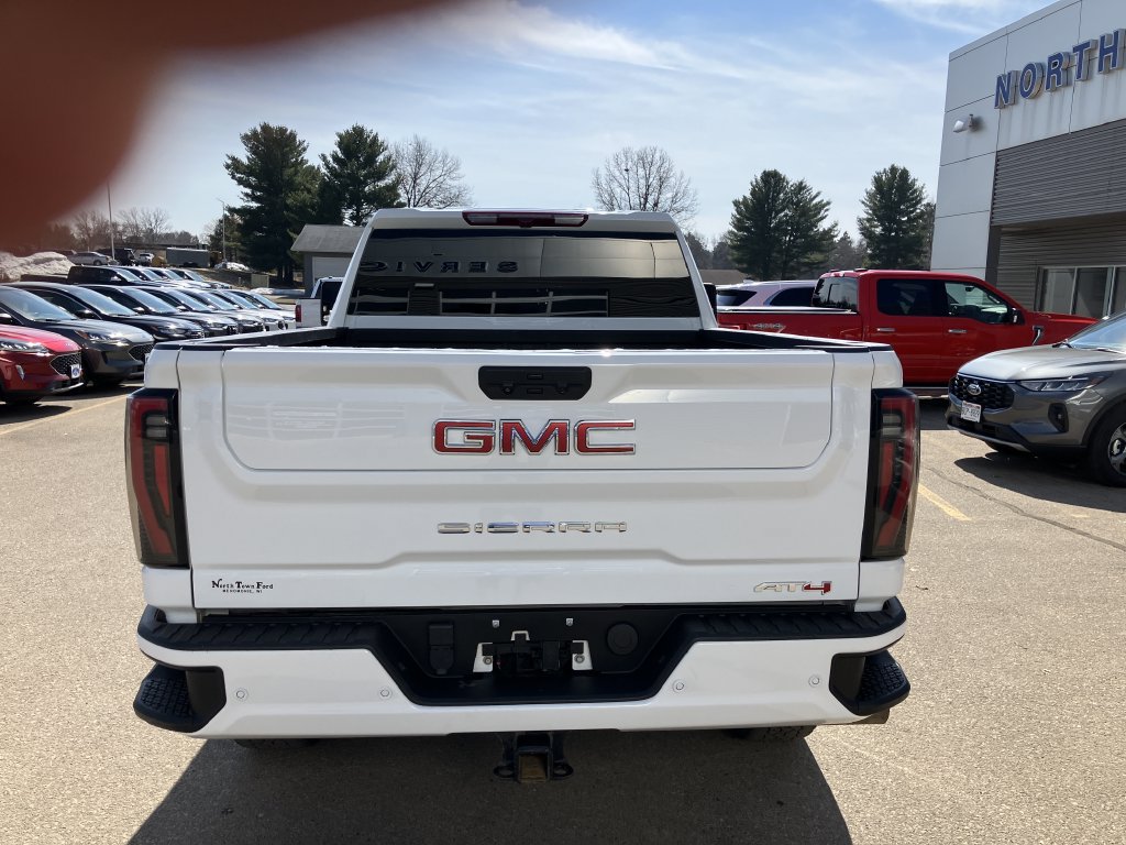 Used 2024 GMC Sierra 2500 AT4 AWD/4WD image 8