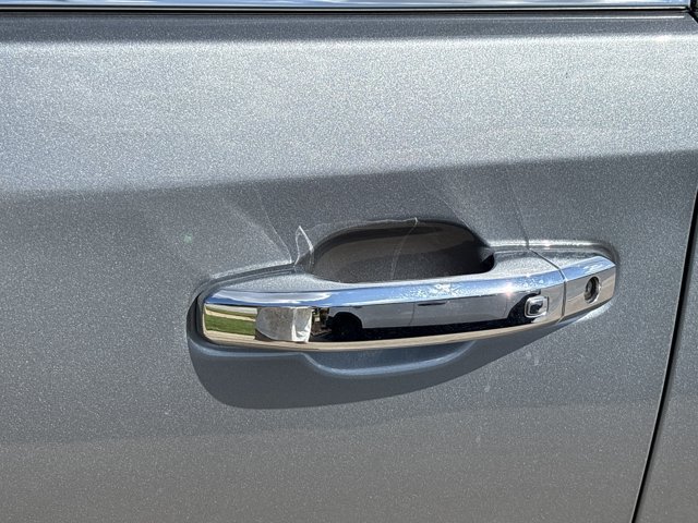 Used 2023 Chevrolet Silverado 1500 LTZ AWD/4WD image 17