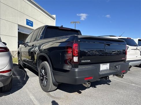 Used 2025 Honda Ridgeline Sport image 4