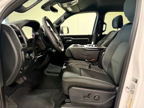 Used 2025 RAM 1500 Big Horn AWD/4WD image 10