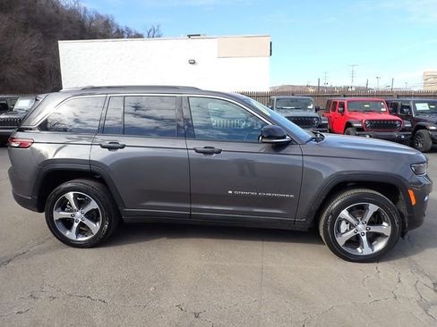 Certified 2025 Jeep Grand Cherokee Limited w/ Trailer Tow Package image 8