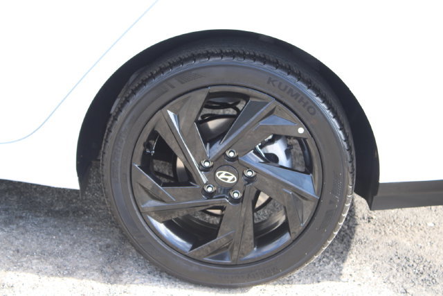 Used 2026 Hyundai Elantra Sport w/ Cargo Package FWD image 6