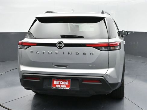 Used 2024 Nissan Pathfinder SV image 25