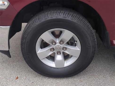 Used 2020 RAM 1500 Classic SLT image 12