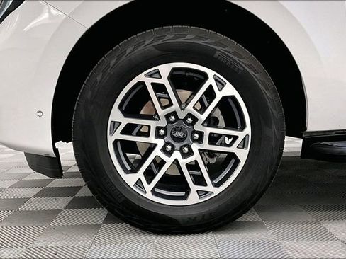 Used 2025 Ford Expedition Max Active AWD/4WD image 10