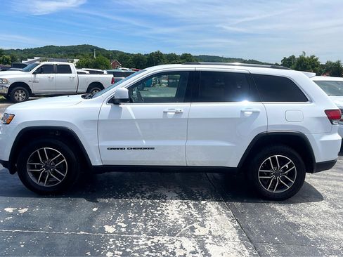 Used 2020 Jeep Grand Cherokee Laredo w/ Security & Convenience Group image 6