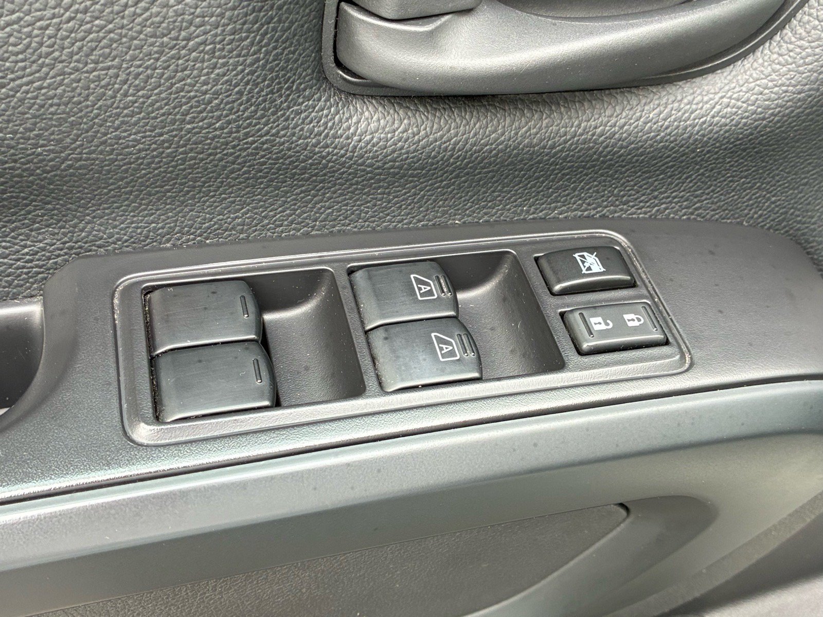 Used 2022 Nissan Titan S w/ S Utility Package RWD image 8