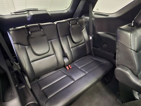 Used 2020 Ford Explorer ST image 16