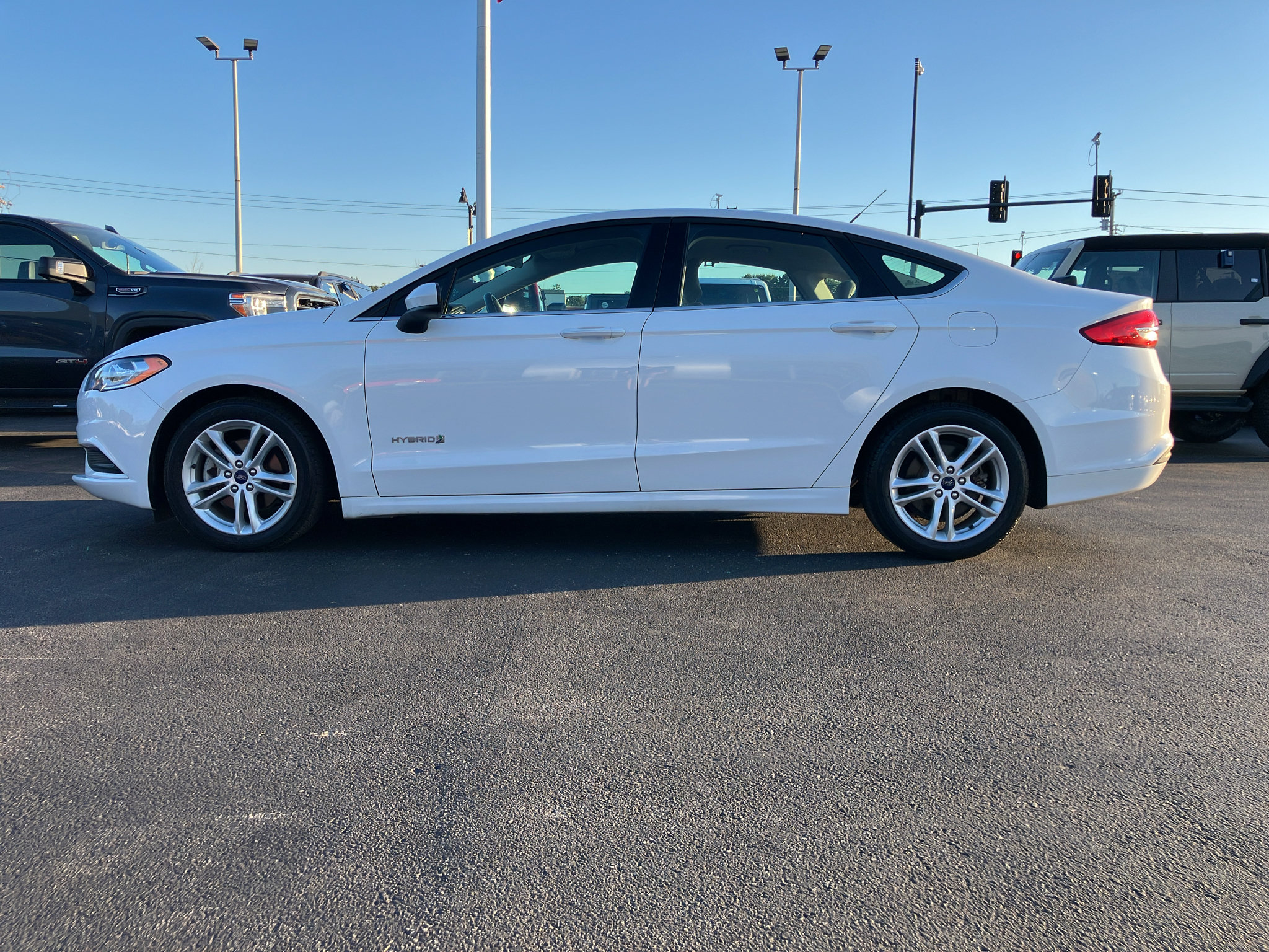 Used 2018 Ford Fusion SE FWD image 3