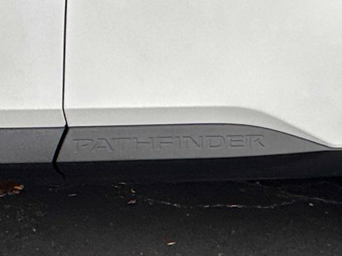 New 2025 Nissan Pathfinder SV image 8