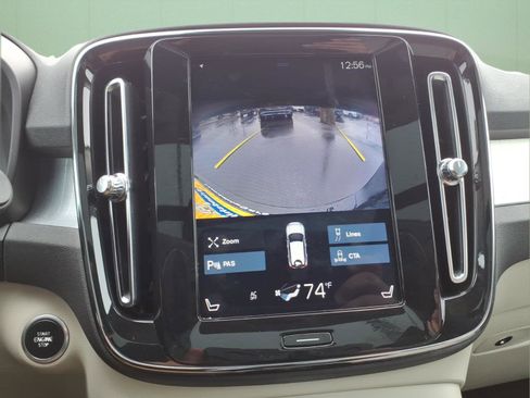 Used 2020 Volvo XC40 T5 Momentum w/ Protection Package Premier image 27