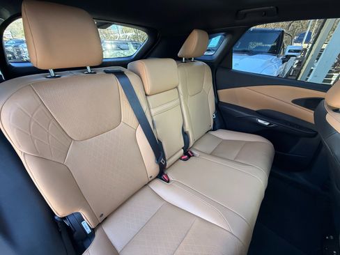 Used 2023 Lexus RX 350h image 20